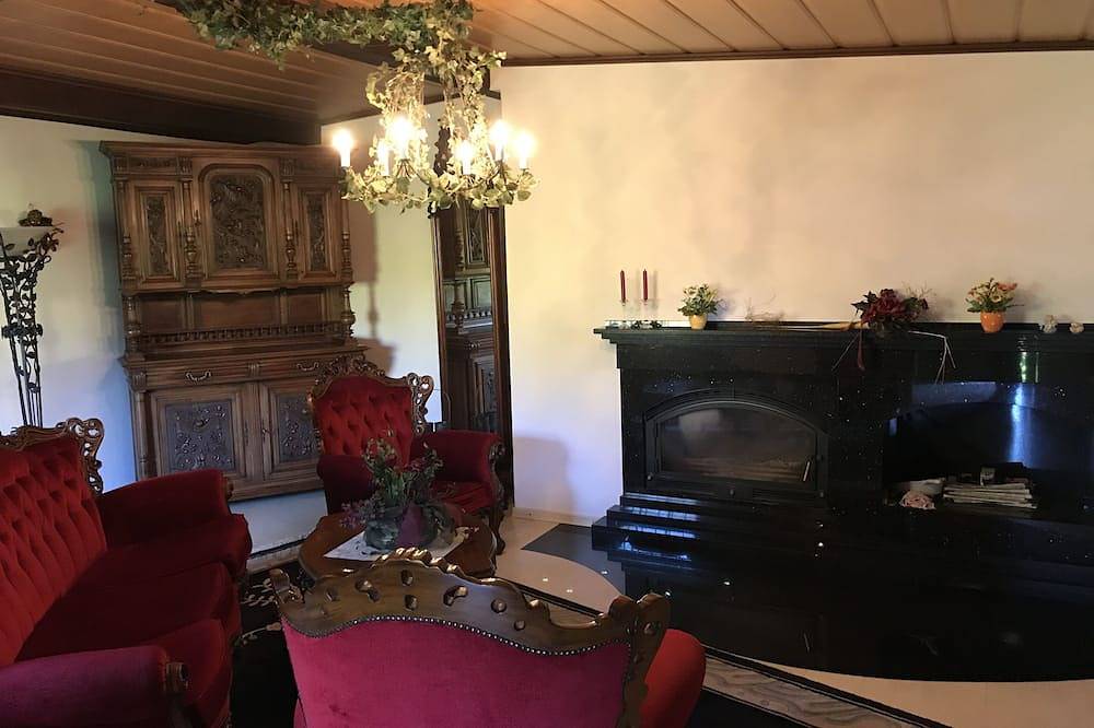 Chalet am See im grünen Herzen von Nordhessen in Sontra, Werra-Meißner-Kreis