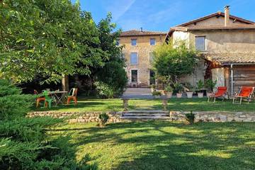 Gîte pour 20 personnes, avec jardin à Saint-Germain-au-Mont-d'Or