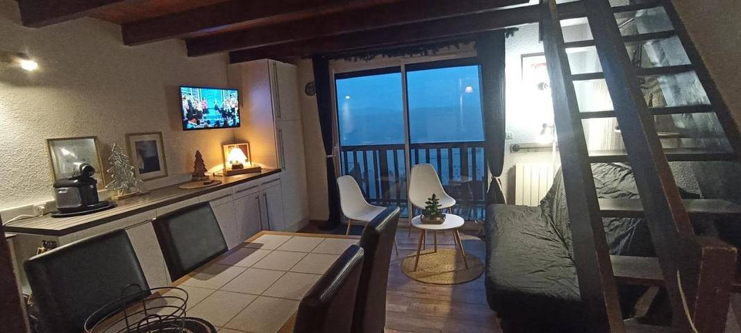 Chalet pour 6 personnes, avec vue et balcon, adapté aux familles à Saint-Lary-Soulan - 2