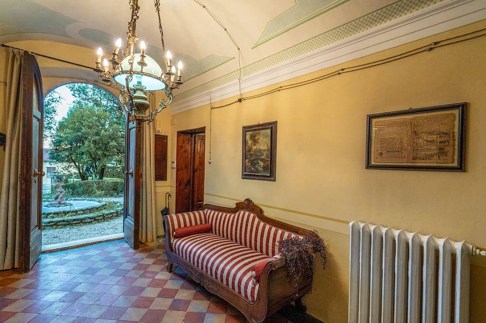 Beautiful villa with swimming pool and air conditioning, near Lucca in Altopascio, Lucca Provinz