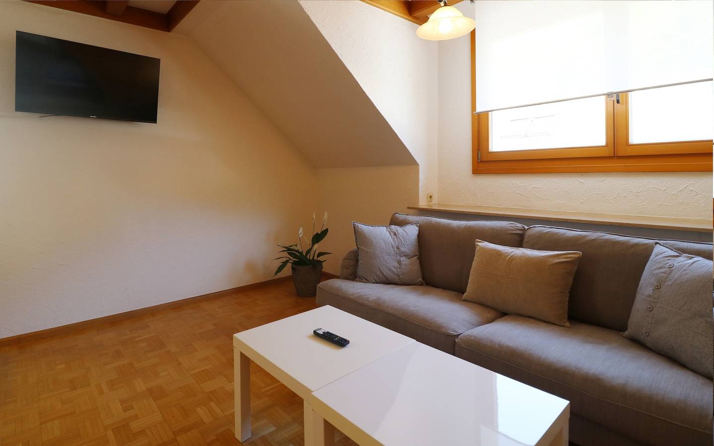 Apartamento vacacional entero, Apartamento de vacaciones para 10 personas con balcón in Suedlicher Schwarzwald, Todtnau