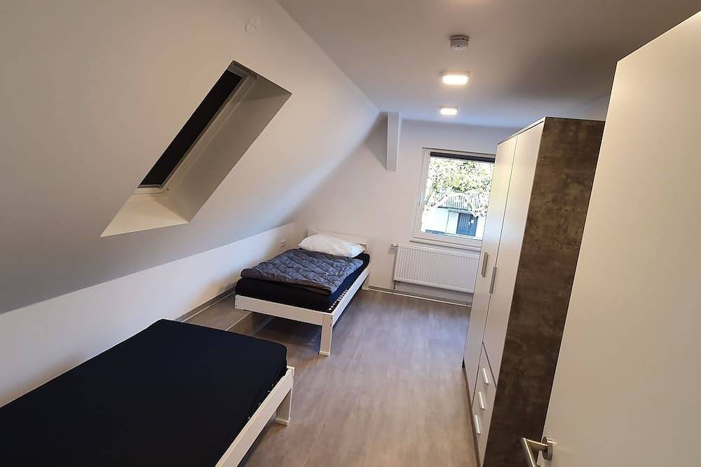 Haus für 20 Gäste in 30 Minuten bis Berlin Centrum in Hohen Neuendorf, Ruppiner Seenland
