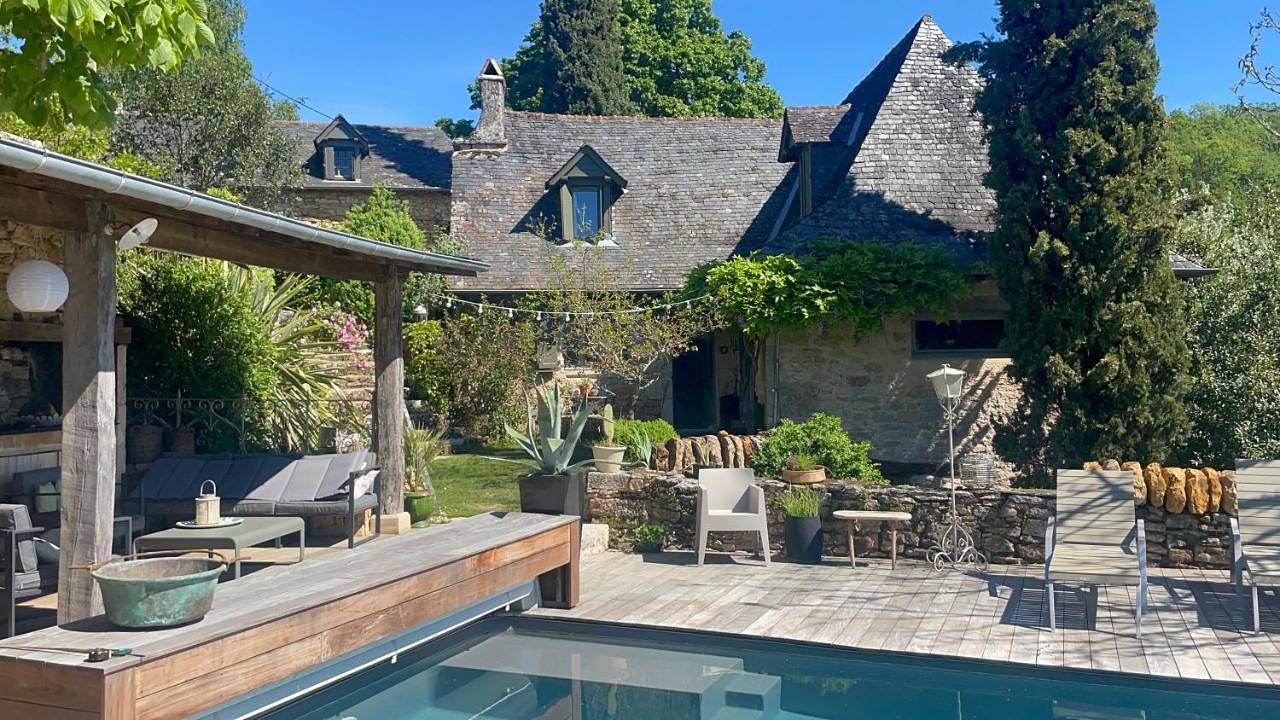 Double Room with Private Bathroom in Turenne, Région de Brive-la-Gaillarde