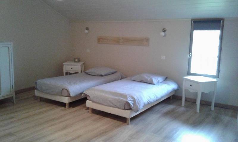 Cottage pour 2 personnes, avec terrasse et jardin à Drosnay