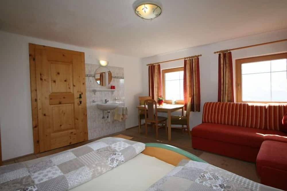 Geheel appartement, Appartement Tom in Tux Alps, Schlitters