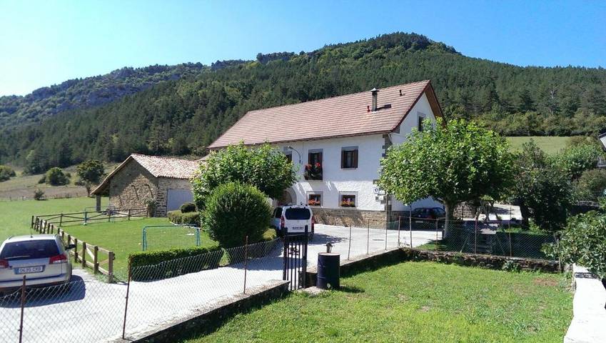 Casa rural para 4 personas, con Terraza además de Jardín y Vistas en Valle de Salazar
