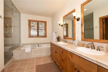 Lodge for 11 Guests in Teton Village, Bridger-Teton National Forest, Picture 3