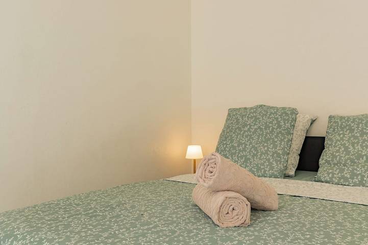 Entire apartment, Studio 3 in Downtown—Air-Conditioned, Wi-Fi, Canal+ in Bédarieux, Béziers region