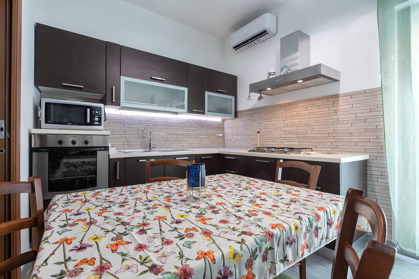 Ferienhaus 'Oikos 58' mit privater Terrasse, Wi-Fi und Klimaanlage in Porto Torres, Sassari Provinz