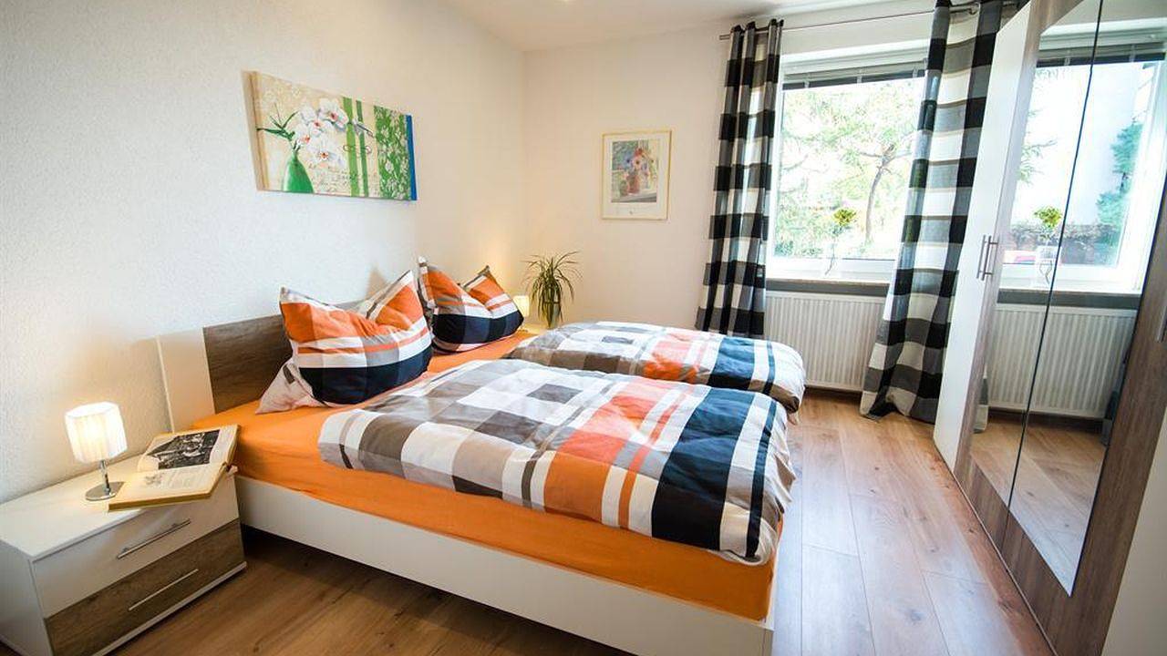 Ganze Ferienwohnung, Ferienwohnung für 4 Personen (55 m²) in Neustadt in Hambach (Neustadt), Neustadt an der Weinstraße