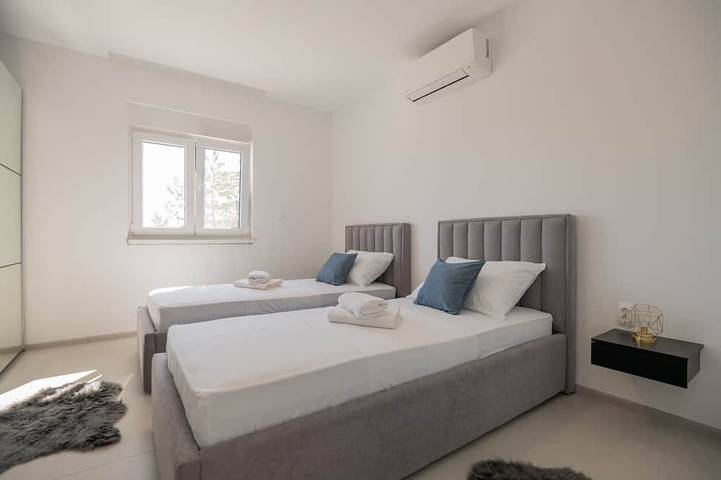 Villa Karin - New - modern villa, Ev charger,pool, amazing view, playground, Bbq in Imotski, Makarska Riviera