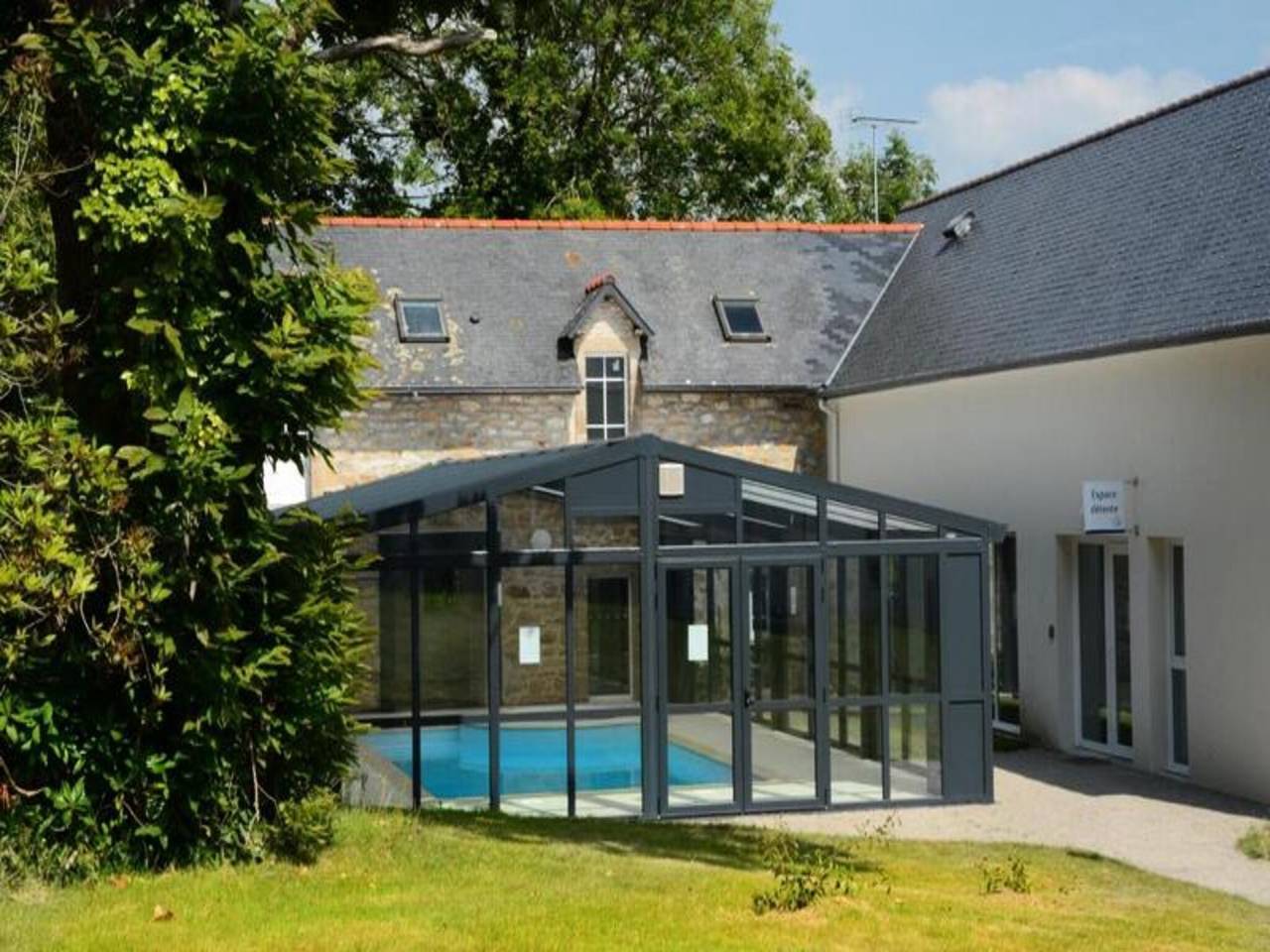 Entire apartment, House in Audierne with Heated Pools in Audierne, Côte de Cornouaille