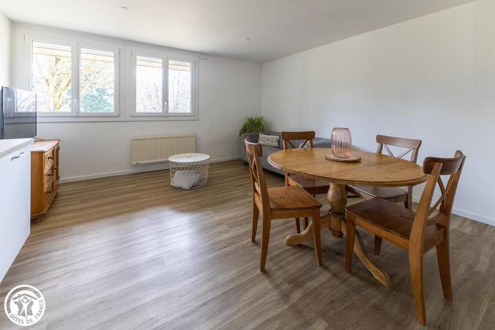 Gîte pour 4 personnes, avec jardin à Charbonnières-les-Varennes - 4