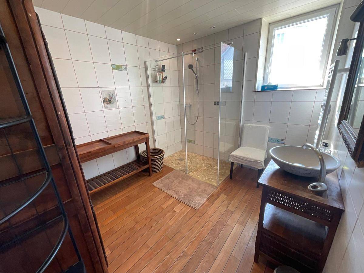 Appartement entier, Single Room in Frasne, Jura Francais
