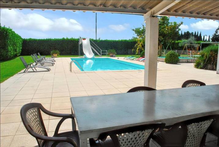 Location de vacances pour 14 personnes, avec sauna ainsi que jardin et piscine à Meynes - 2