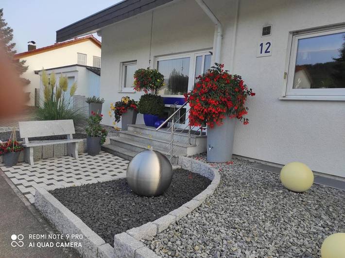 Ferienwohnung für 5 Personen, mit Balkon und Terrasse sowie Garten und Ausblick