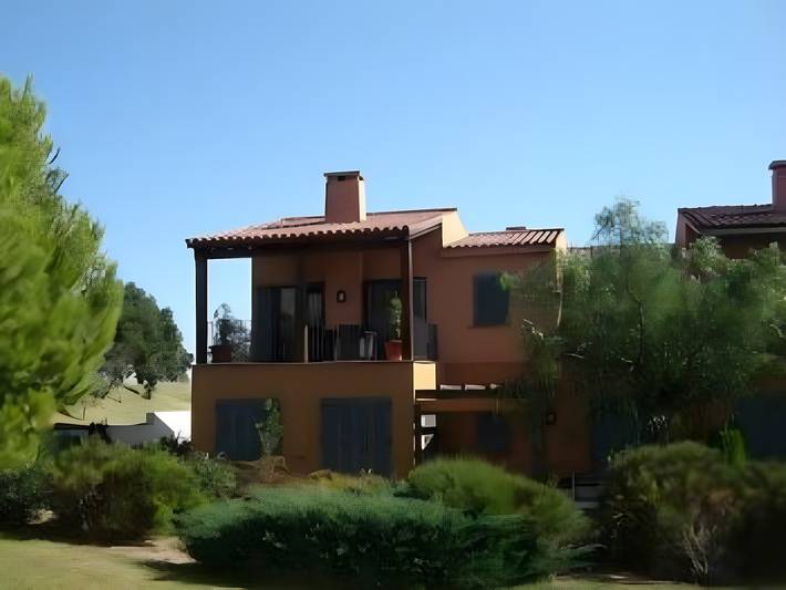 Location de vacances pour 5 personnes, avec vue sur le lac et jardin, adapté aux familles dans Bonmont Terres Noves
