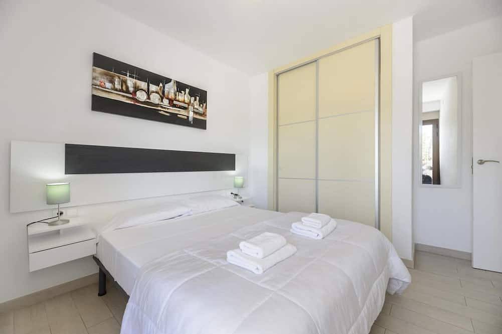 Entire apartment, Apartamento Esmeralda en Ibiza!!! 102 in Ses Figueretes, Ibiza (Municipality)