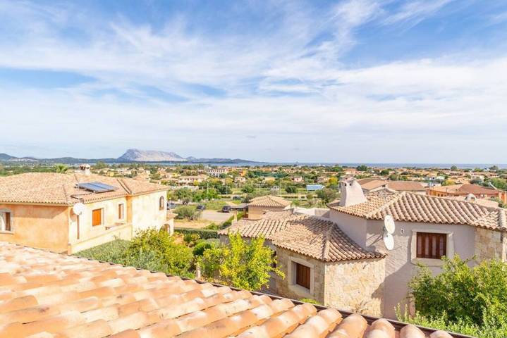 Ferienwohnung für 8 Personen, mit Meerblick und Garten in San Teodoro