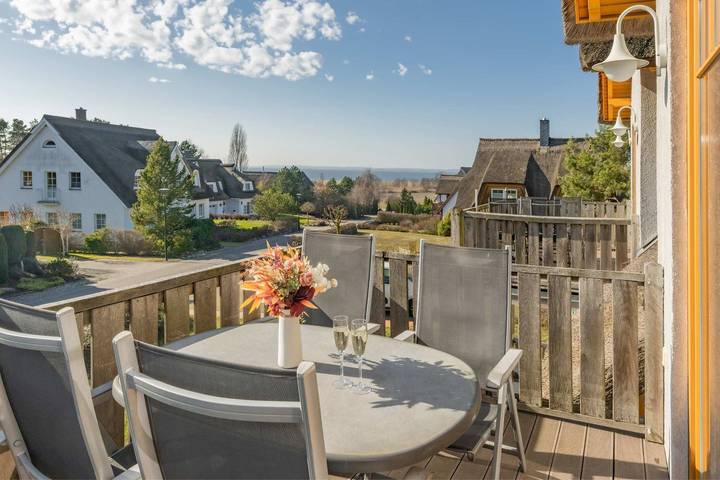 Ferienwohnung für 8 Personen, mit Ausblick und Garten sowie Sauna und Seeblick, mit Haustier in Loddin