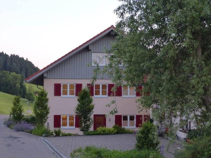 Ferienhaus für 8 Personen, mit Terrasse und Garten in Stiefenhofen