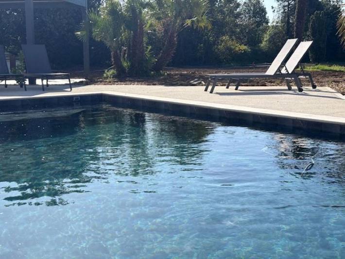 Chambre d’hôte pour 2 personnes, avec jacuzzi et piscine ainsi que terrasse et jardin dans la Creuse