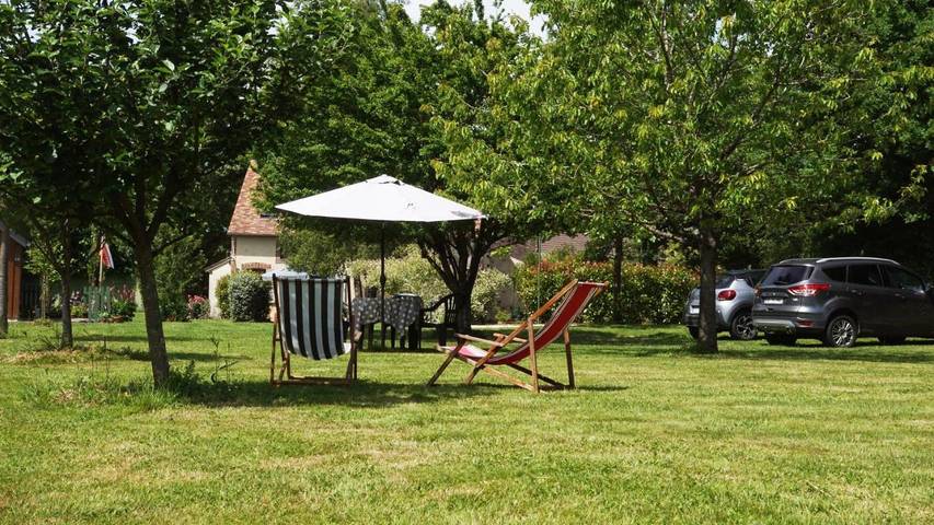 Chambre d’hôte pour 2 personnes, avec Balcon et Terrasse ainsi que Jardin et Vue dans Yonne - 4