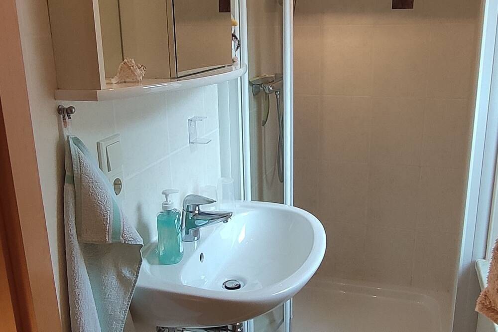 Ganze Wohnung, Ferienhaus am Holunderfließ - Ferienhaus, komb. Wz/Sz, Küche, Du/Wc, Garten in Byhleguhre, Byhleguhre-Byhlen
