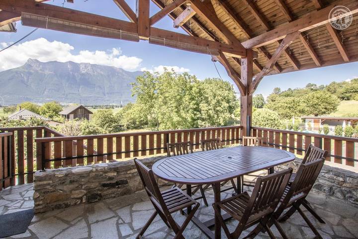 Gîte pour 6 personnes, avec terrasse et jardin à Chamoux-sur-Gelon