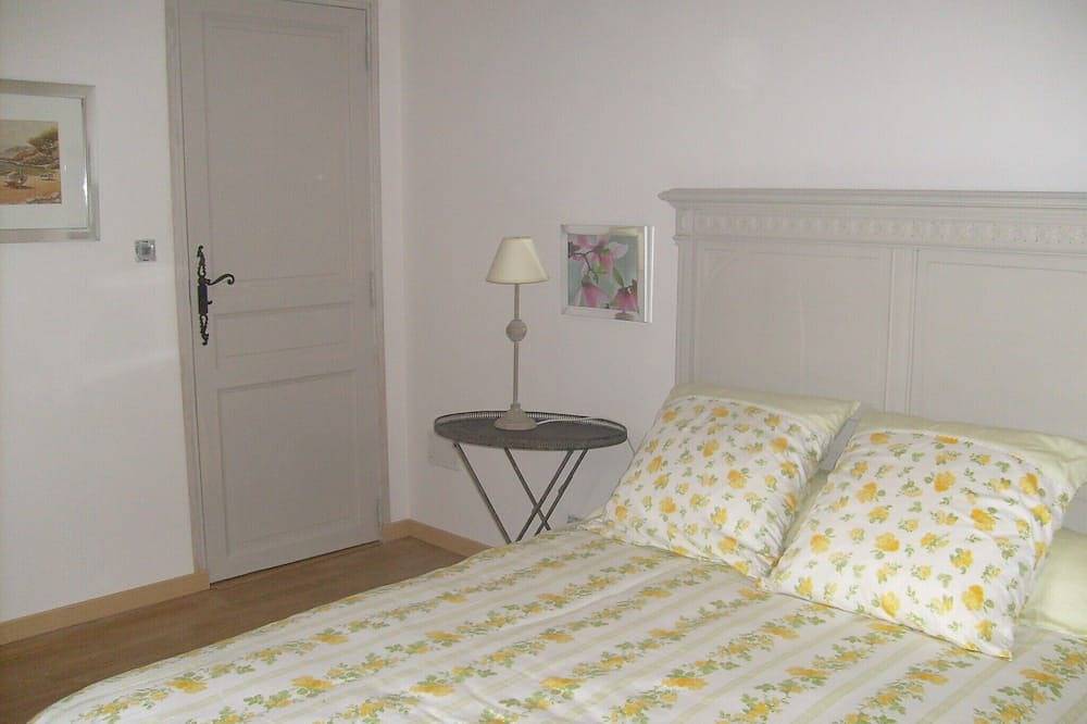 Charming cottage in the heart of Provence in Saint-Andiol, Arles region