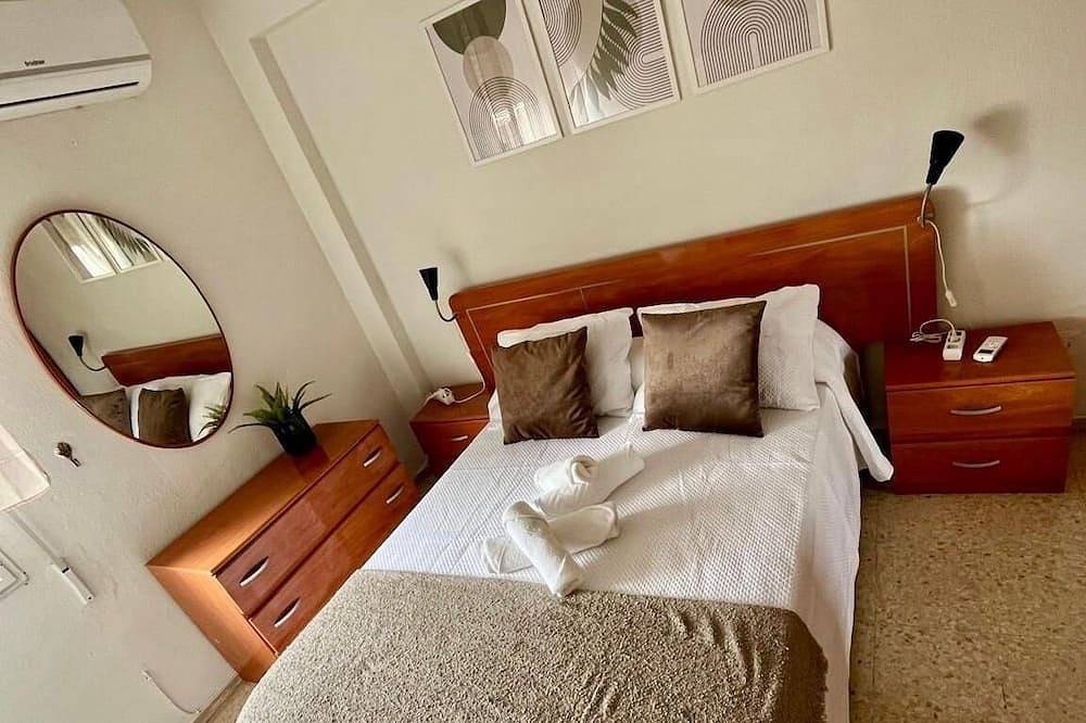 Ganze Wohnung, Cozy Apartment Next to Center in Casco Antiguo, Sevilla