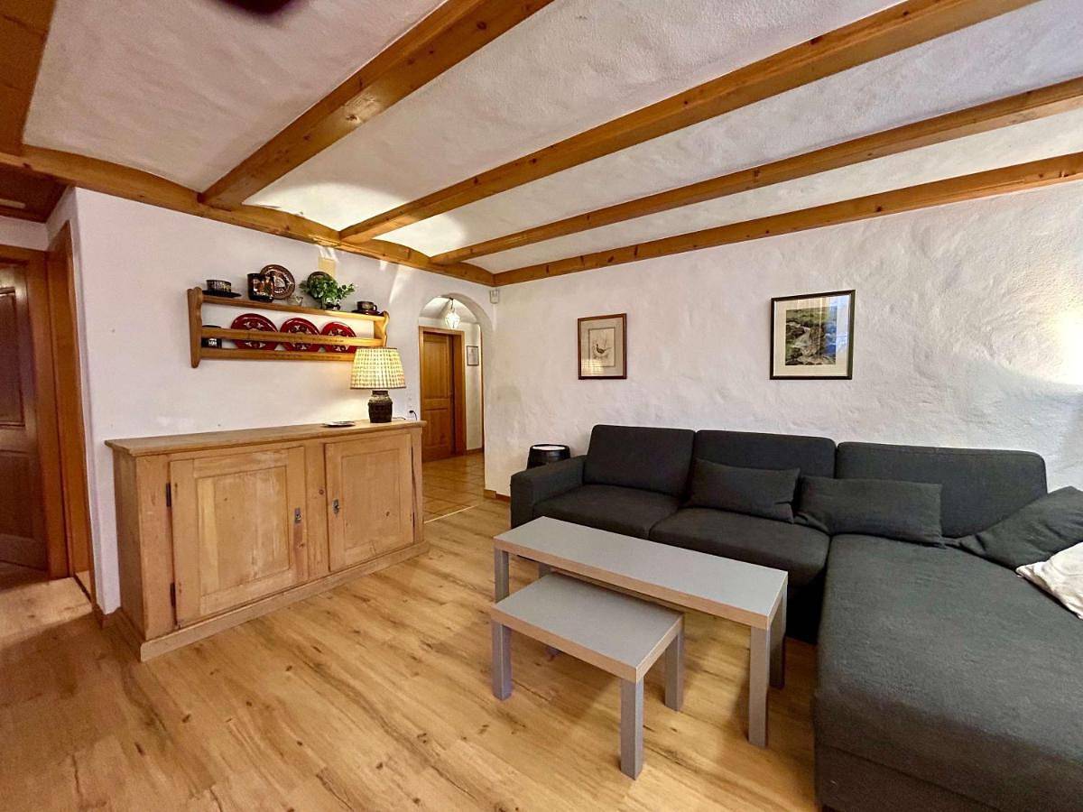 Gstaad Blue Sky Chalet in Gstaad, Saanen