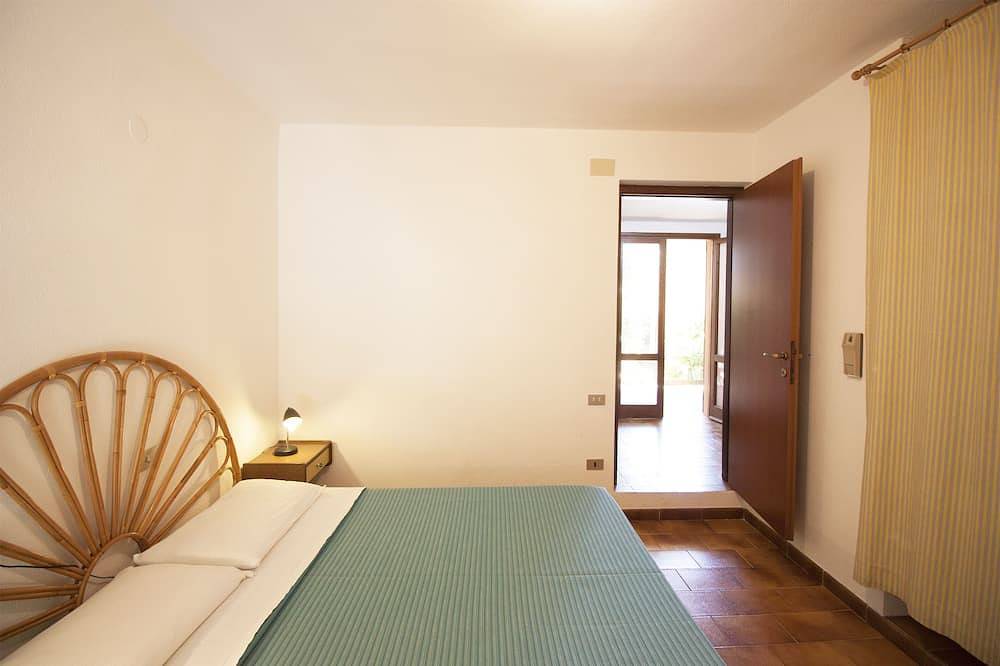 Villa Luisella 200 Meter vom Meer entfernt, reservierter Parkplatz mit Garten in Solanas, Comune di Sinnai