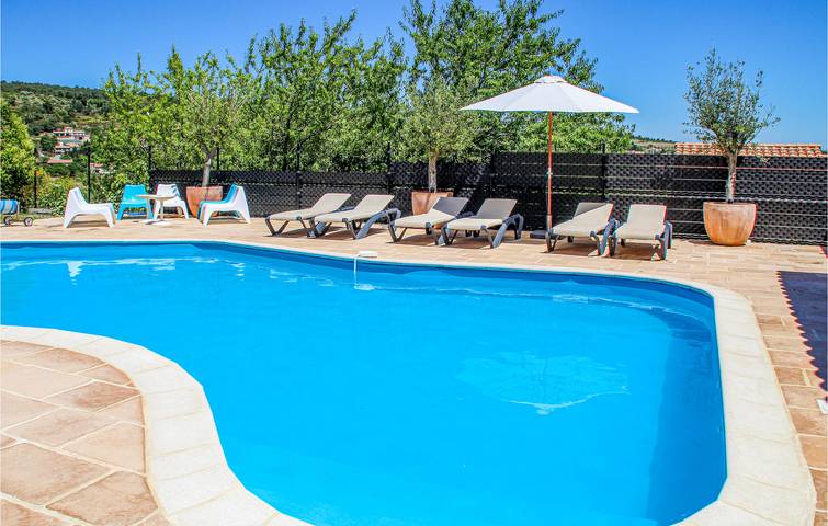 Location de vacances pour 6 personnes, avec piscine ainsi que terrasse et jardin à Caunes-Minervois - 2