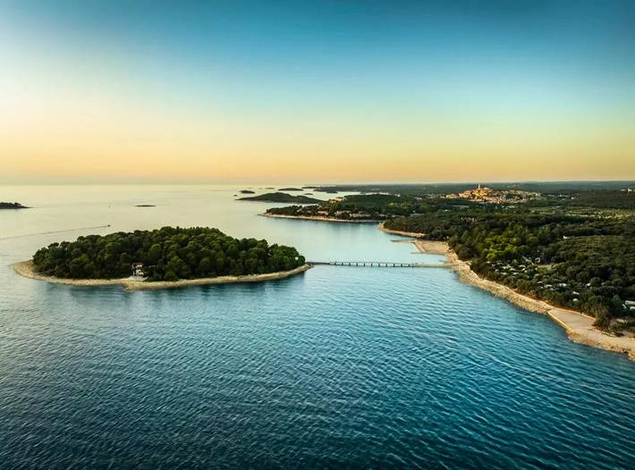 Camping für 4 Personen, mit Terrasse in Vrsar