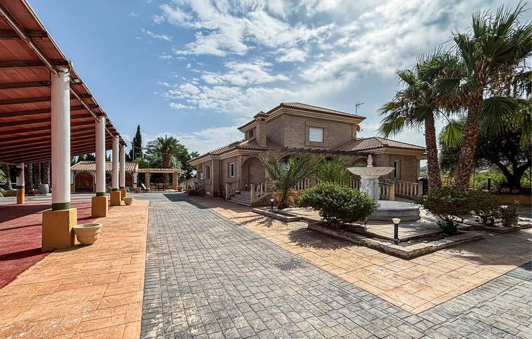 Casa de vacaciones para 8 personas, con Terraza además de Jardín y Piscina en Murcia 