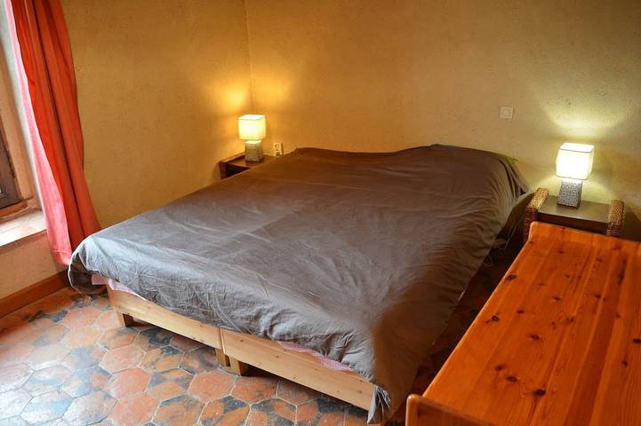 Ecrin de verdure, ideal familles et amis ,Jacuzzi, babyfoot, petanque, sauna.. in Arrou, Région de Châteaudun