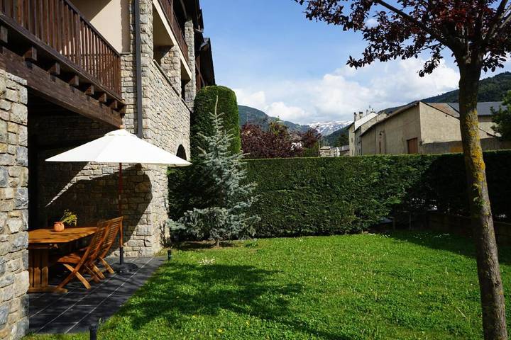 Gîte pour 4 personnes, avec jardin à Err - 4