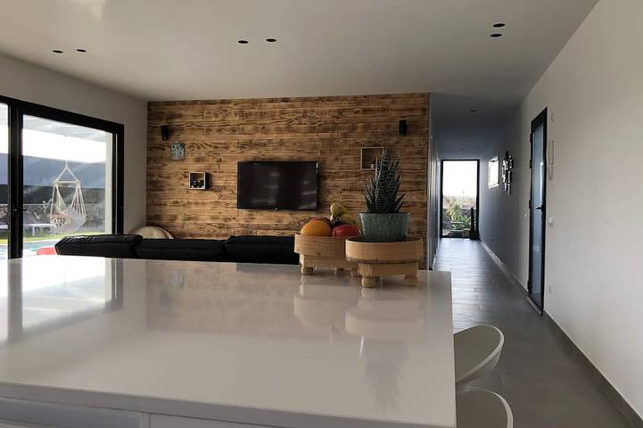 Nagelneue und moderne Villa in Lajares (Fuerteventura) mit beheiztem Pool in Lajares, La Oliva