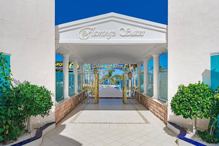Hôtel pour 5 personnes, avec Balcon et Jacuzzi ainsi que Terrasse et Jardin
