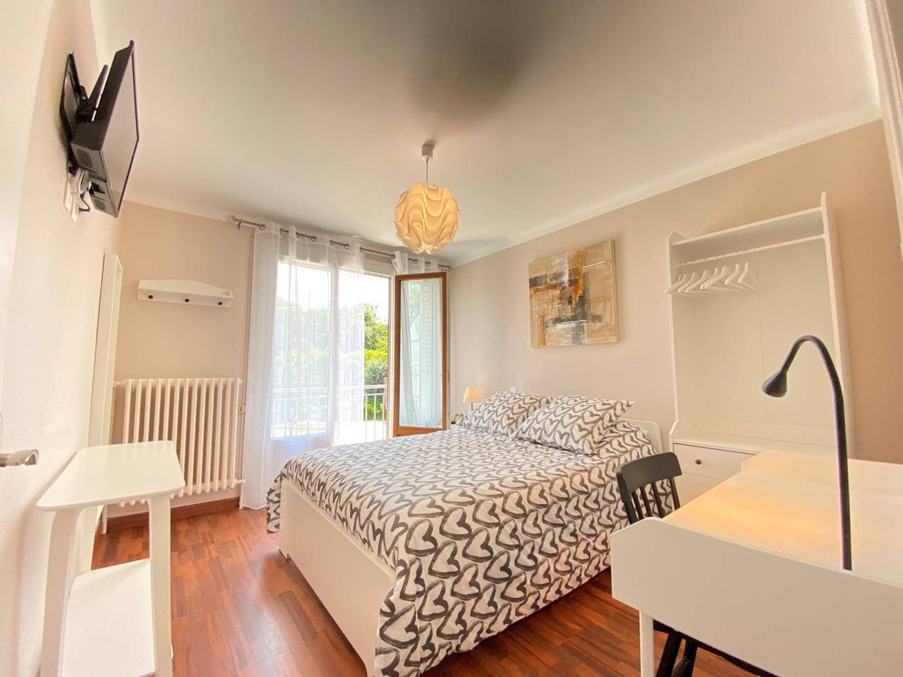 Ganze Wohnung, Renoviertes T2 nahe Strand und Zentrum, Parkplatz, Haustiere, Wi-Fi in Annecy, Annecy (Gemeinde)
