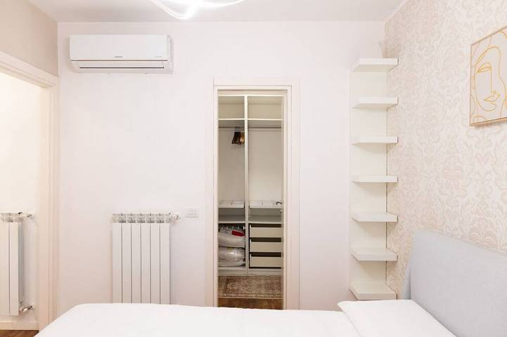 Apartamento entero, Spacious and cosy two-room flat in the Bicocca area in Milán, Provincia de Milan
