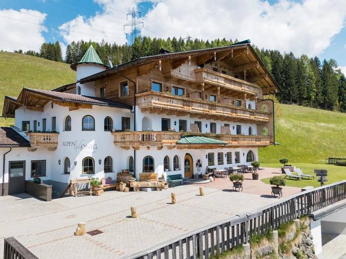 BnB für 6 Personen, mit Ausblick und Garten, kinderfreundlich im Zillertal