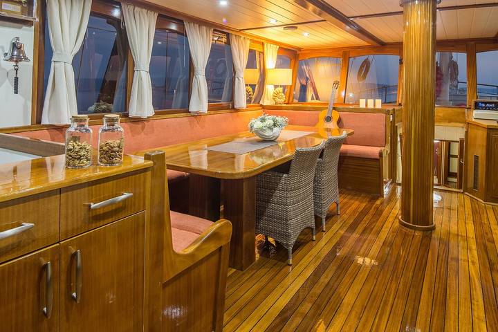 Barco para 12 personas in Split, Condado de Split-Dalmacia
