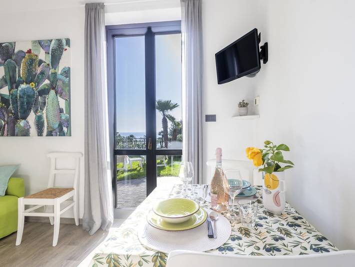 Ferienwohnung für 4 Personen, mit Terrasse und Garten in Cipressa - 3