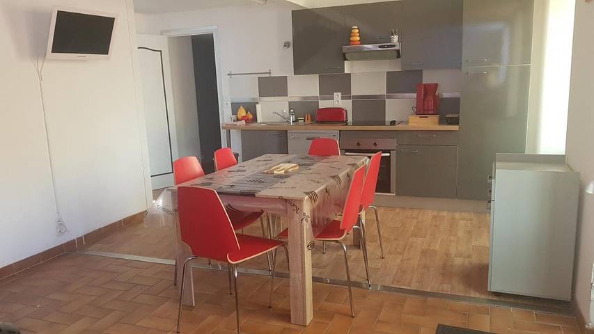 Location de vacances pour 6 personnes, avec Balcon et Terrasse à Trédias