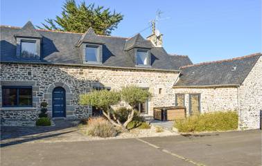 Gîte pour 6 personnes, avec terrasse et jardin à Plouézec