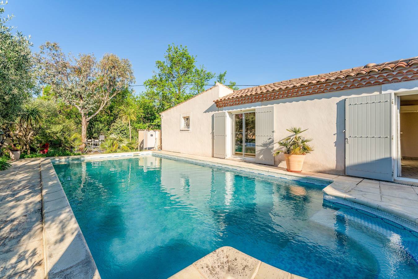 Casa de vacaciones 'Gîtes Le Clos Olives en Provenza' con vistas a la montaña, Wi-Fi y aire acondicionado in Comps, Region de Nimes