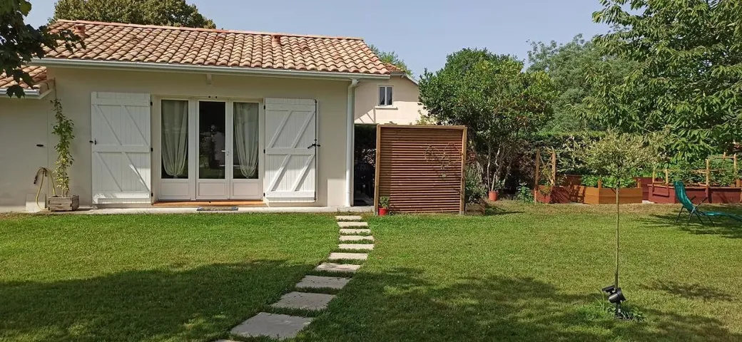 Apartamento de vacaciones para 2 personas, con jardín además de terraza y vistas - 1