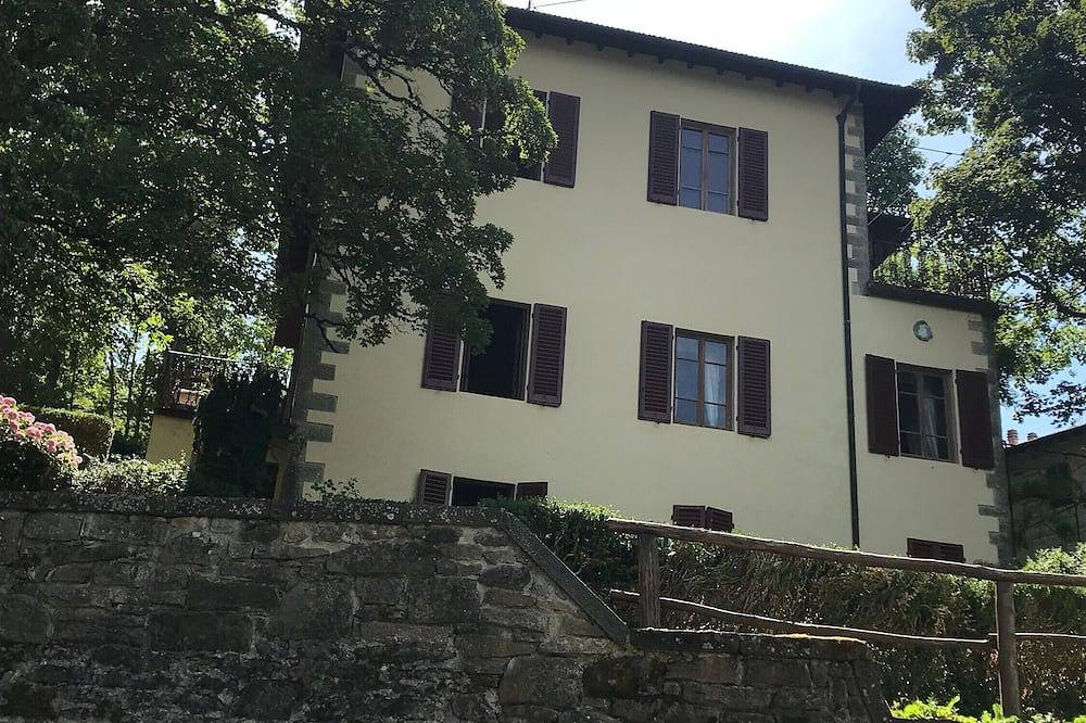 Villino Serena Di Lapigio Florence: Mountain View, Private Garden in Reggello, Valdarno